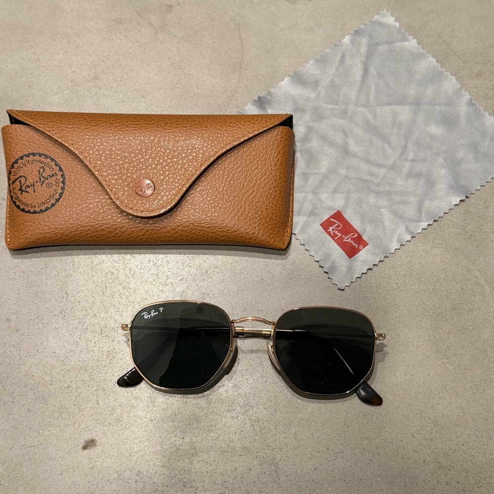 Ray-Ban Black Sunglasses with Tan Case